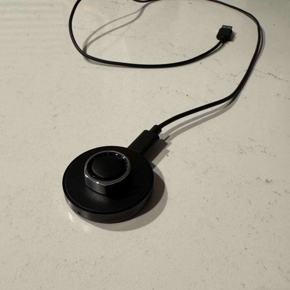 Oura Ring Charging Dock and Cable in Black